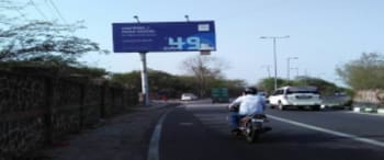 Advertising on Hoarding in Delhi 36670