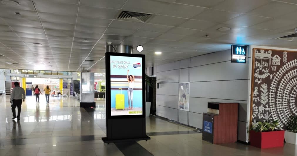 Pune Airport- Arrival Area Advertising-Digital Screen - Before First Pillar