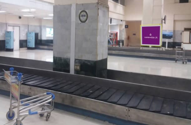 Arrival Are - Main hall, conveyor belt no 2 - 5 x 5 ft - Back Lit Panel