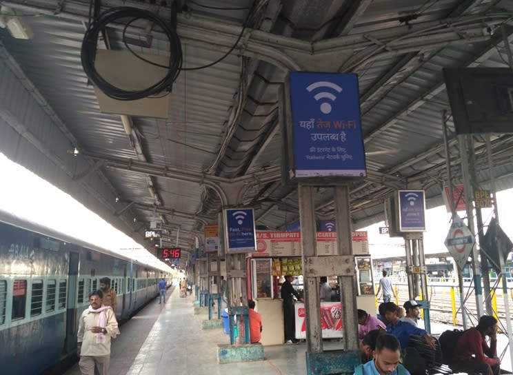 Signage - PLATFORM 4&5 - 2x3 ft - 38 (Single Sided)