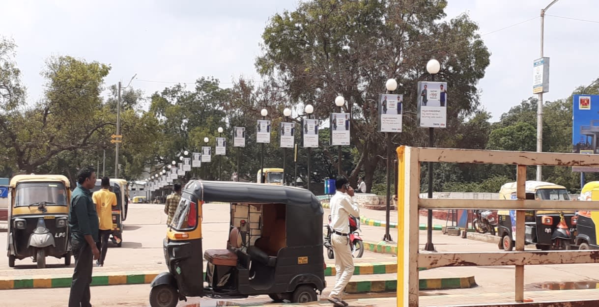 Pole Kiosk - 2 x 3 Ft (20 Units)(Double Sided) - Vehicle Enrty And Exit Road