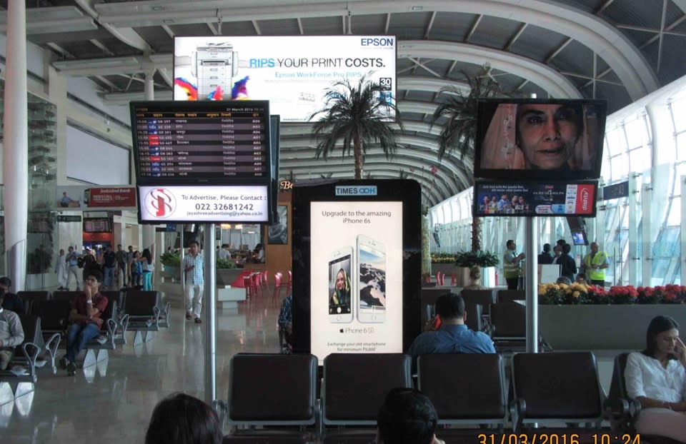 T1 Domestic Departures, Spread across terminal - 8 Screens