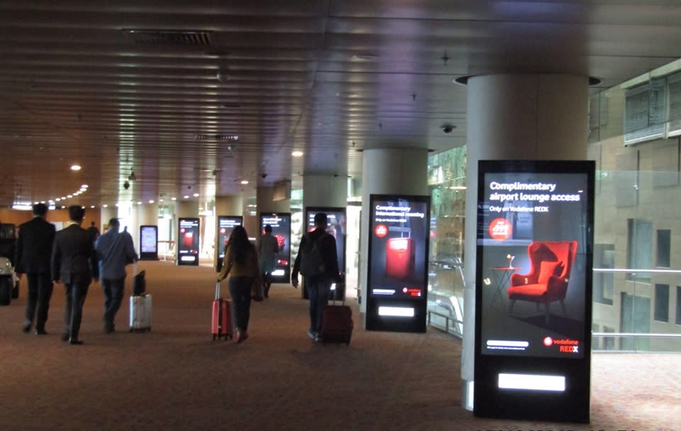 International Arrivals – Digital Screens, 25 Screens