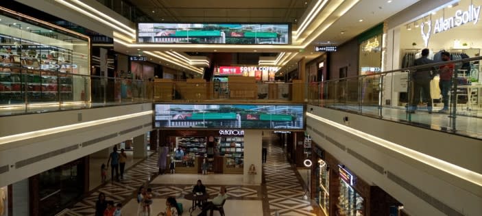Entrance of Mall, Ground Floor Coloum ( 26 W X4H)