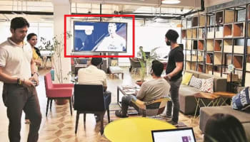 Digital Screen - 32 Inch / 43 Inch