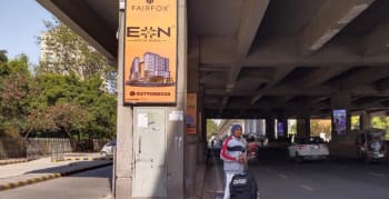 Metro Pillar 1