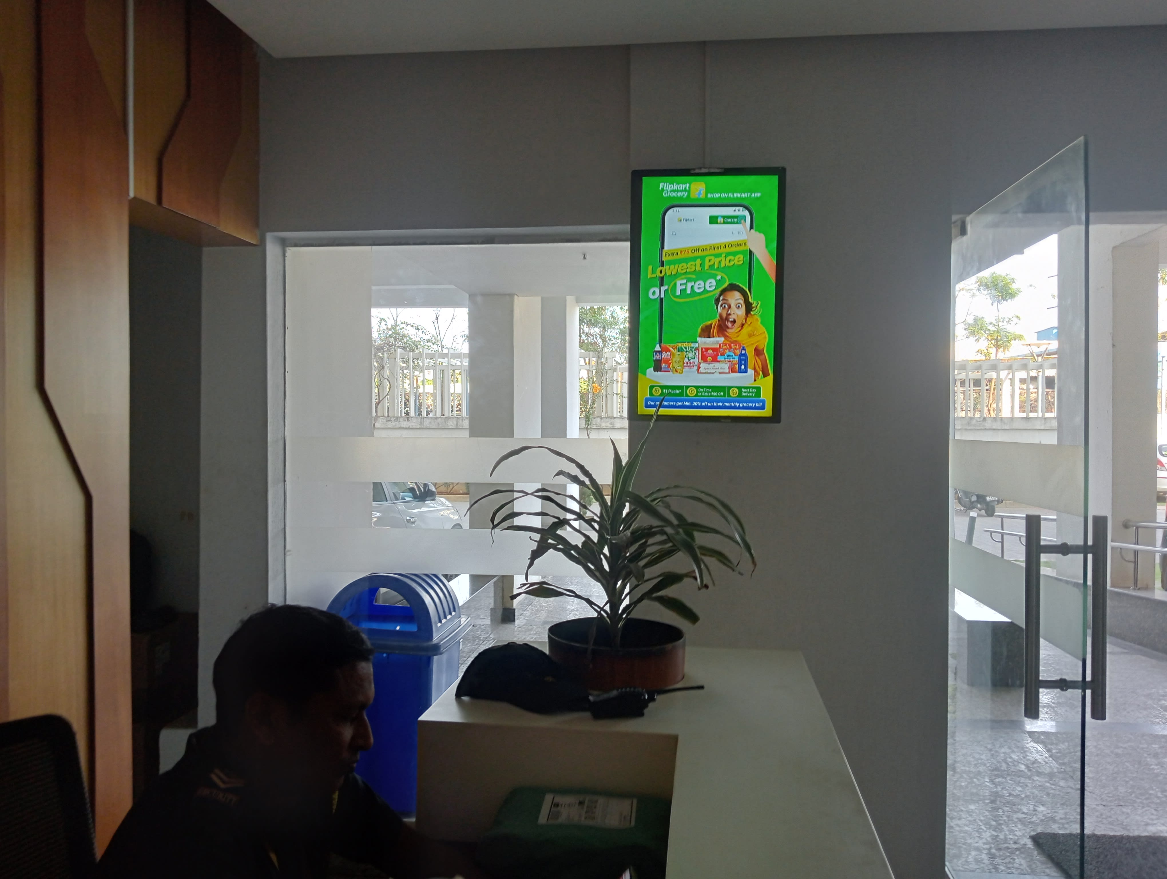 Digital Screen - 32 Inch