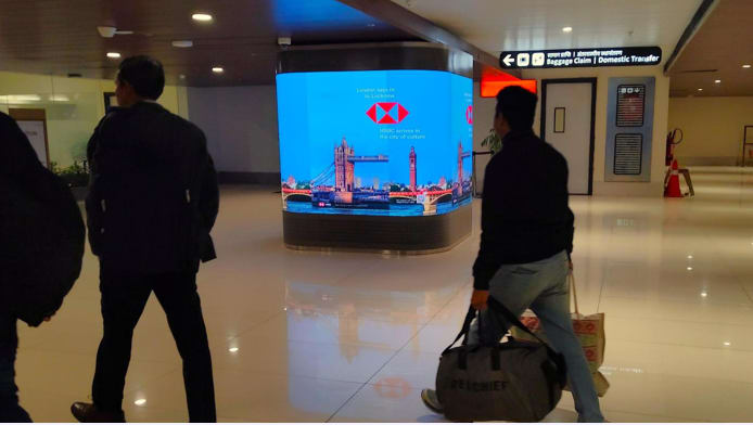 Arrival Hall towards Baggage belt, Unit – 2 (4- sided display), Size – 6 (W) x 6 (H) ft