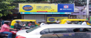 Advertising on Bus Shelter in Tollygunge  42038