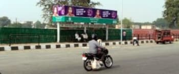 Advertising on Bus Shelter in Taru Chhaya Nagar  67300