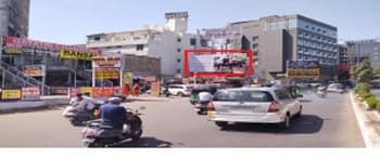 Advertising on Hoarding in Alkapuri  81894