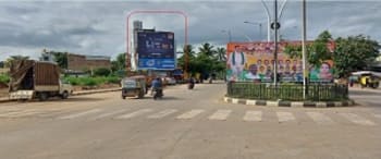 Advertising on Hoarding in Shamanur  82328