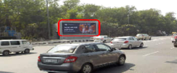 Advertising on Hoarding in New Delhi 83337