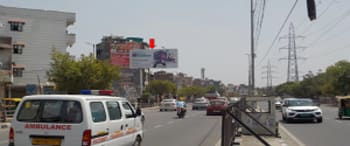 Advertising on Hoarding in Mahavir Enclave 83253