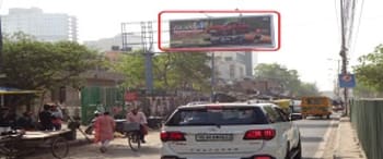 Advertising on Hoarding in Delhi  84772