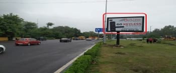 Advertising on Hoarding in Pragati Maidan  84954