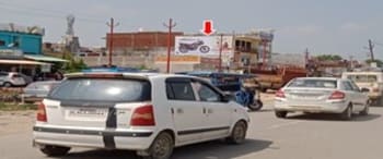 Advertising on Hoarding in Maharaj Nagar  87190