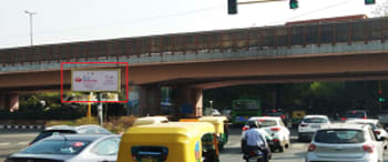 Advertising on Hoarding in Hauz Khas  89339