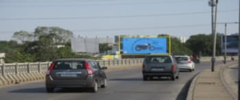 Advertising on Hoarding in Alkapuri  90423
