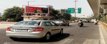 Advertising on Hoarding in Sector 27  90762