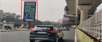 Advertising on Hoarding in Sector 15  91647