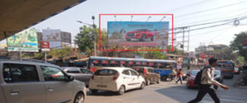 Advertising on Hoarding in New Alipore  92034