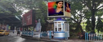 Advertising on Traffic Booth in Bhowanipore 93442