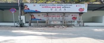Advertising on Bus Shelter in Bandra East 98144