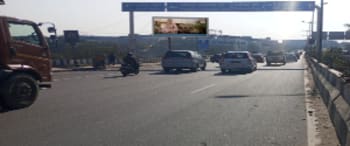 Advertising on Hoarding in Shalimar Bagh 99827