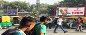 Advertising on Digital OOH in Mori Gate 99610