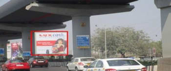 Advertising on Hoarding in Andheri East 105998