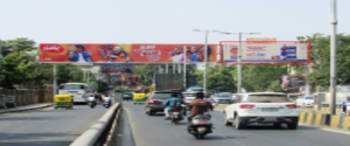 Advertising on Hoarding in Vastrapur 111499