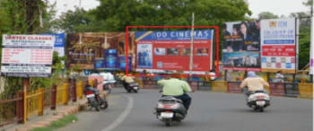 Advertising on Hoarding in Rasal Ganj 57325