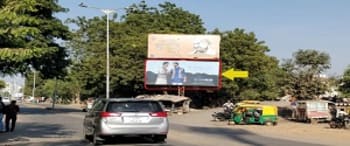 Advertising on Hoarding in Vejalpur 80366