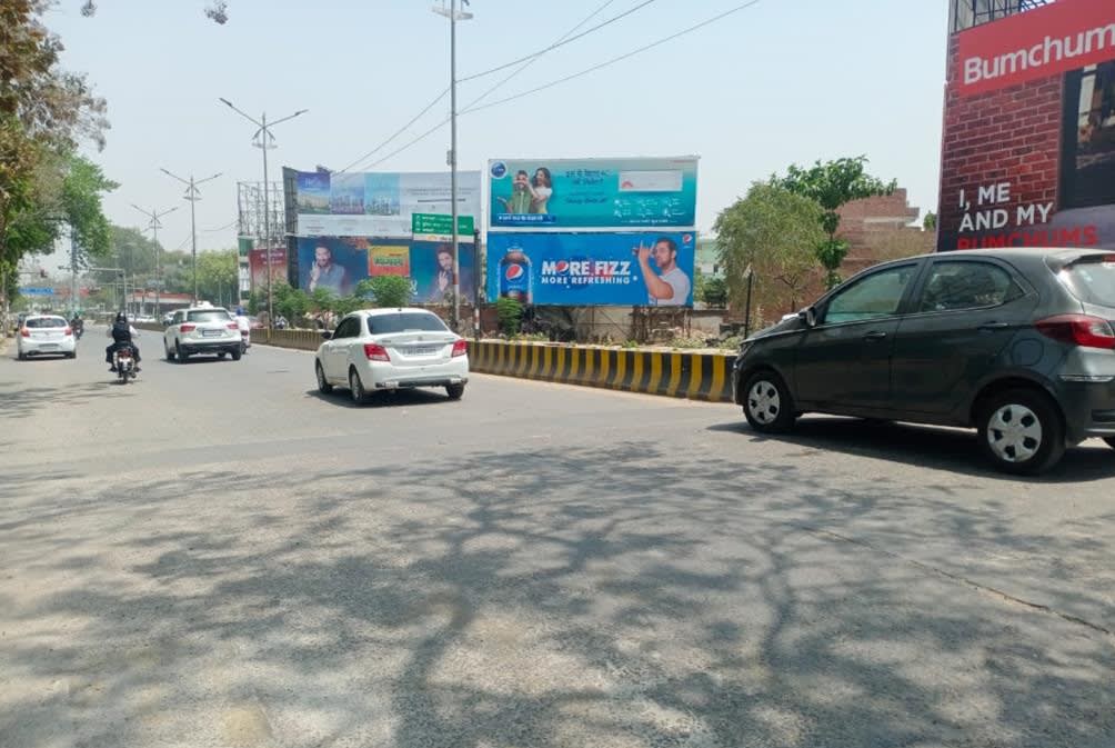 Hoarding Advertising Cost in Civil Lines 87101