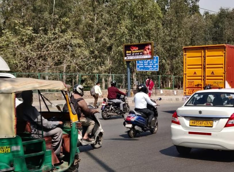 Hoarding Advertising Cost in Subhash Nagar 99693